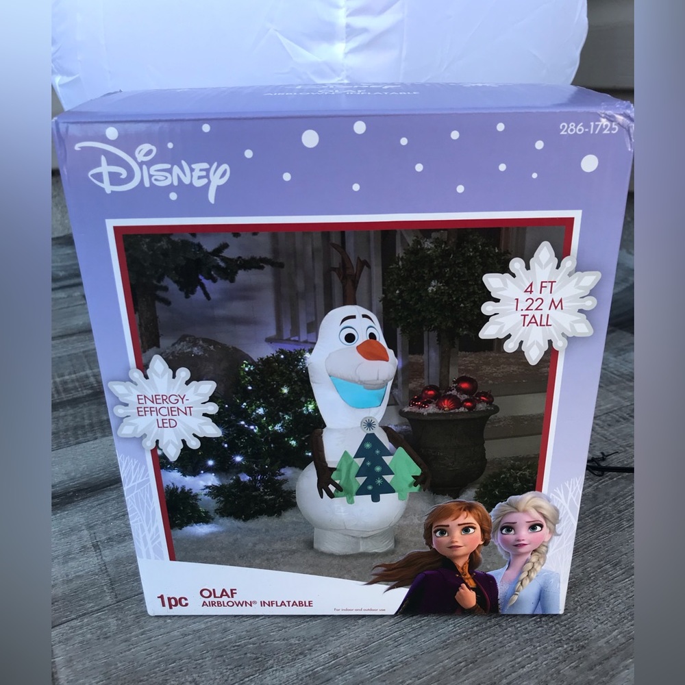 New Gemmy 4ft Airblown Inflatable Olaf Holding Christmas Tree
